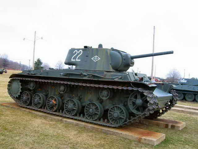 Советский тяжёлый танк КВ-1 Walk Around