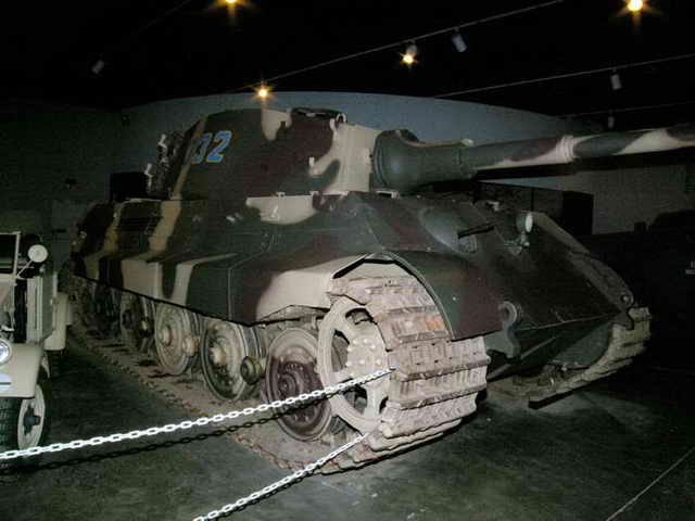 Немецкий тяжелый танк King Tiger