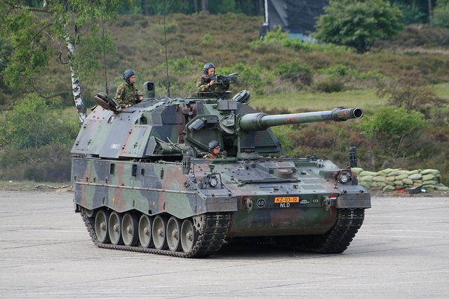 Немецкая САУ Panzerhaubitze 2000